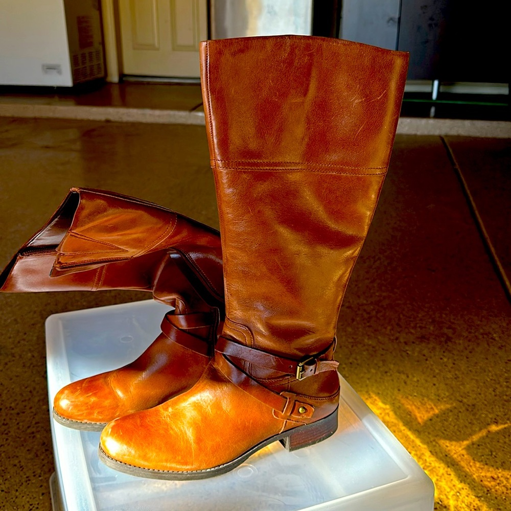 Audrey Brooke rising boots size 8M.